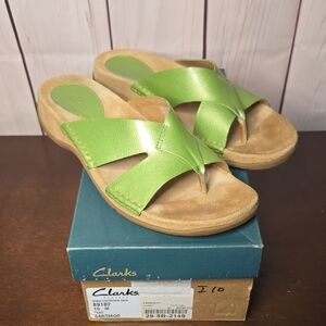 Clarks Women's Santiago Pear Green Cross Strap Sandals Womens Size 10